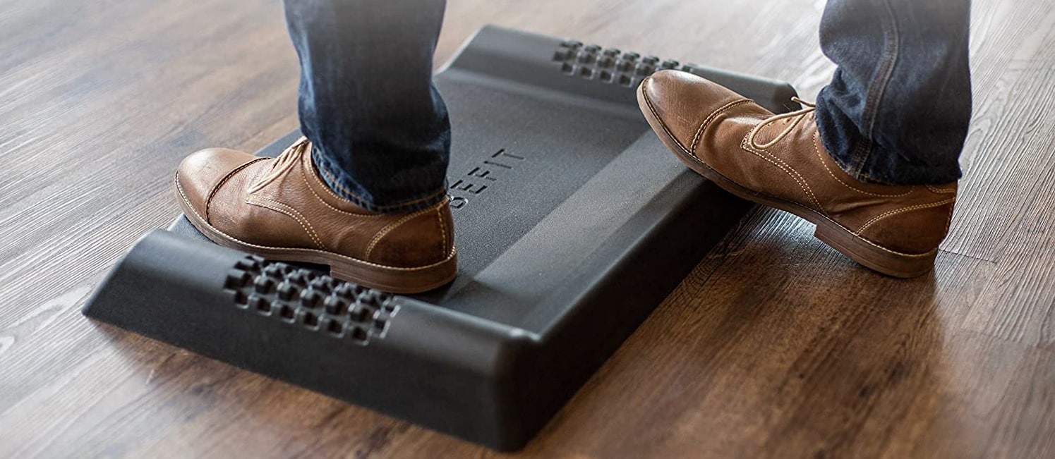 Minimalist Are Standing Desk Mats Worth It with Dual Monitor